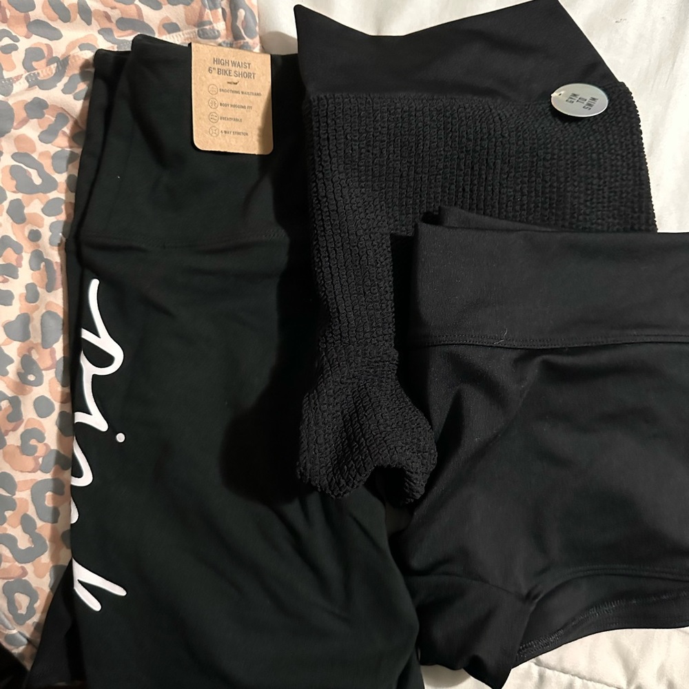 Victoria Secret Bundle - Picture 2 of 5